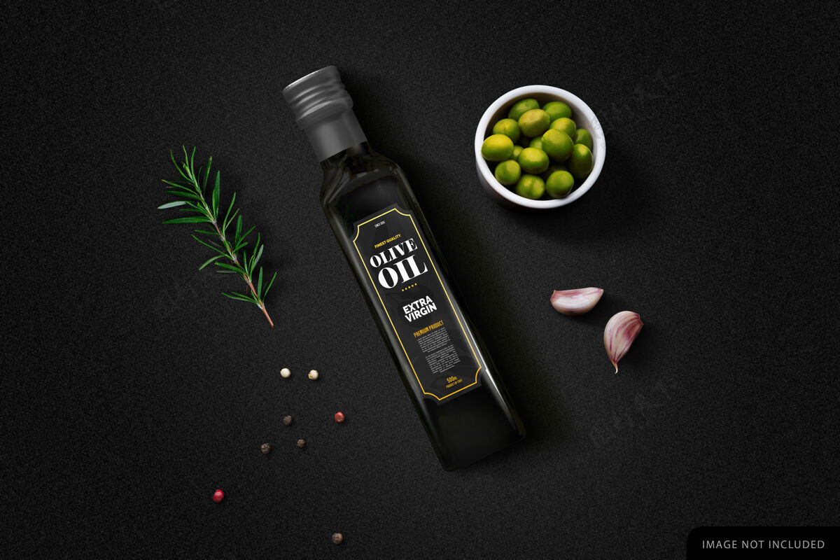 模型黑色橄榄油瓶模型在黑色背景美食晚餐油