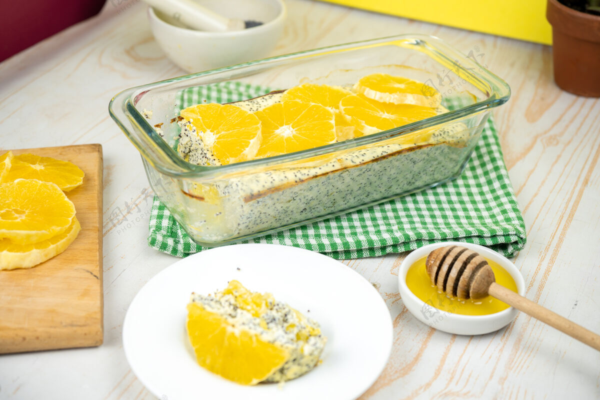 甜食健康的甜点芝士蛋糕用罂粟籽和橙子水果甜食甜点