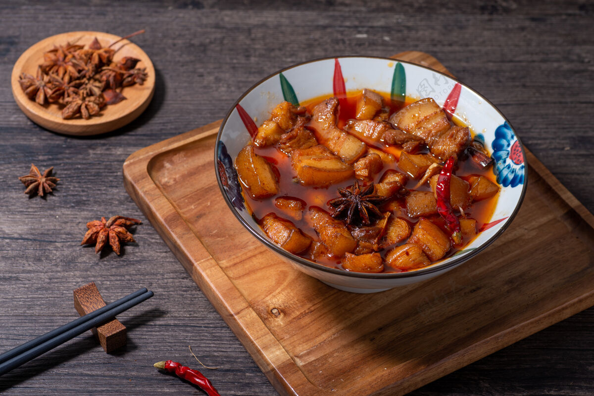 碗中国菜 美味的碗焖肉亚洲红烧认证