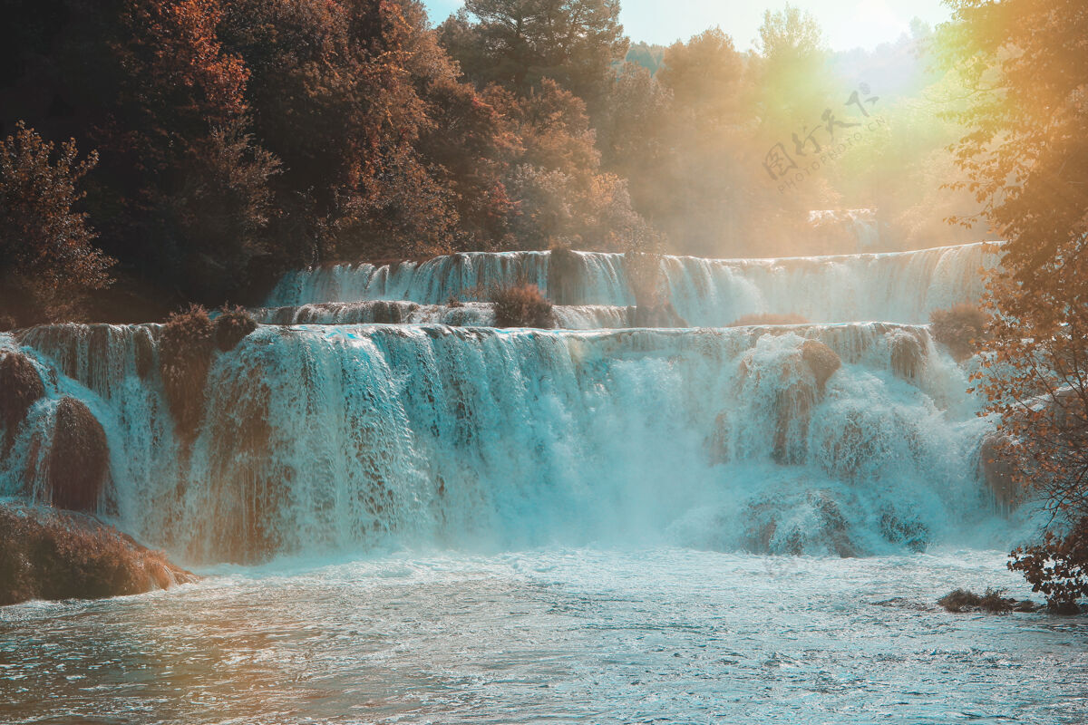 国家公园克尔卡瀑布在克尔卡国家公园 克罗地亚欧洲景观森林