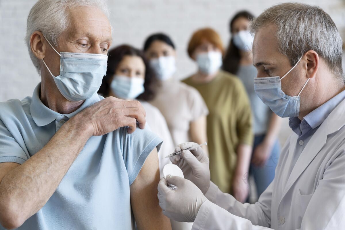 注射医生用医用口罩打疫苗的人治疗人预防