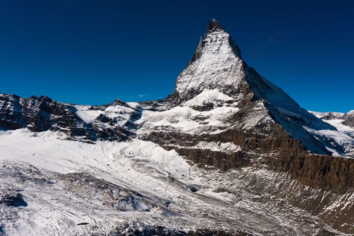 自然马特宏峰 阿尔卑斯山的美丽镜头山顶高野生