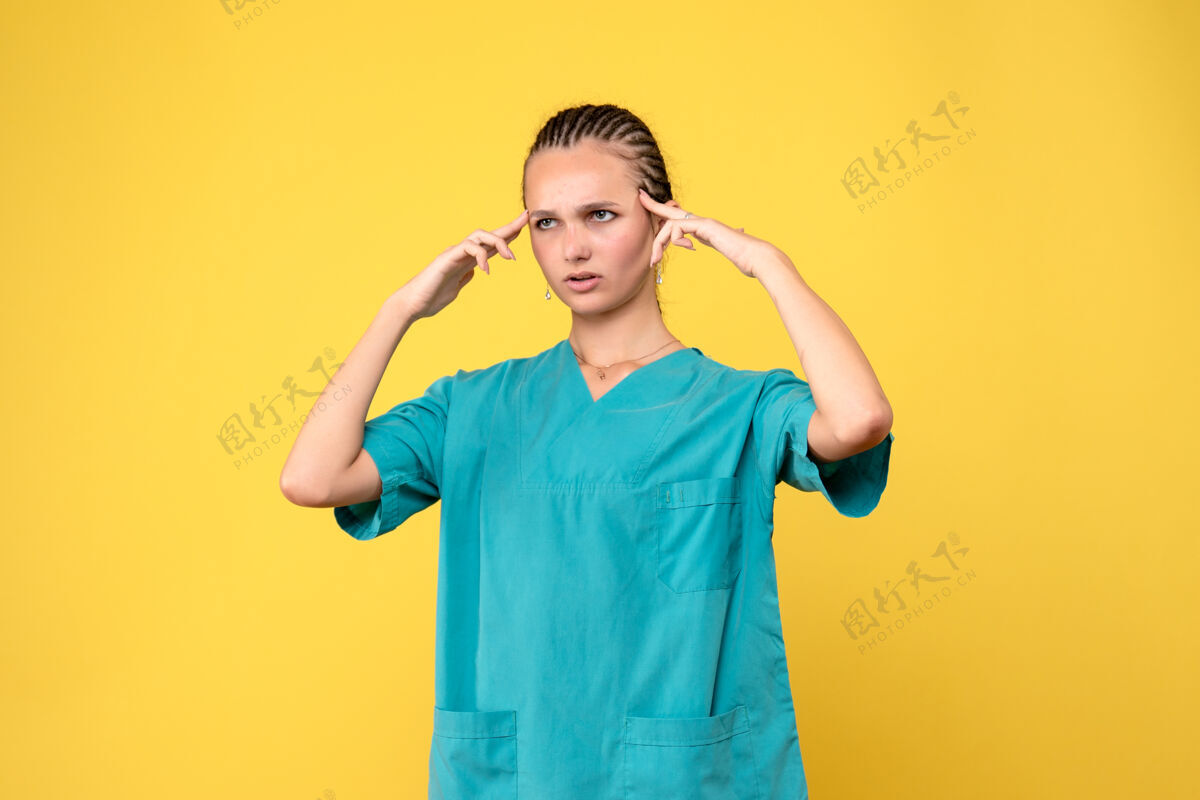 医疗正面图女医生穿着医用衬衫 护士covid-19健康病毒色情感医院情感人黄色