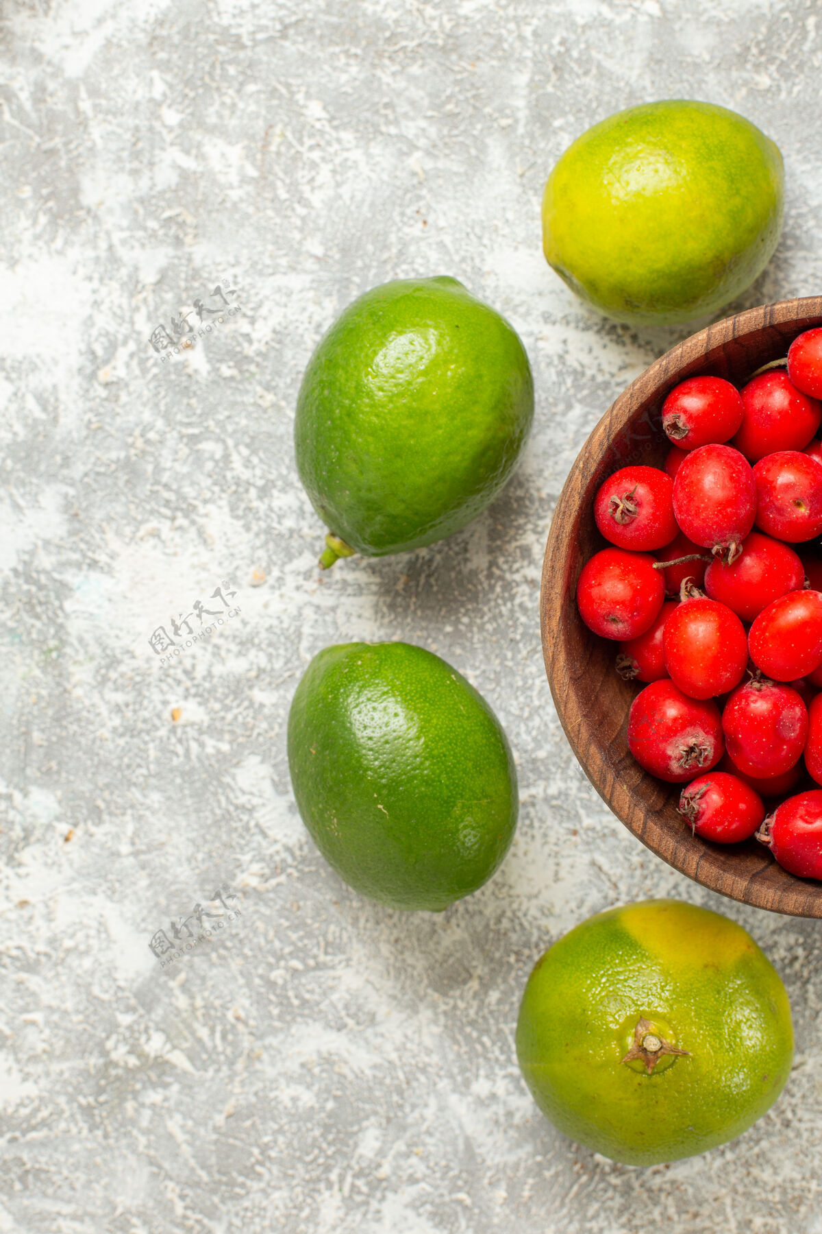 苹果白色背景上的柠檬红色水果俯视图多汁红色水果水果