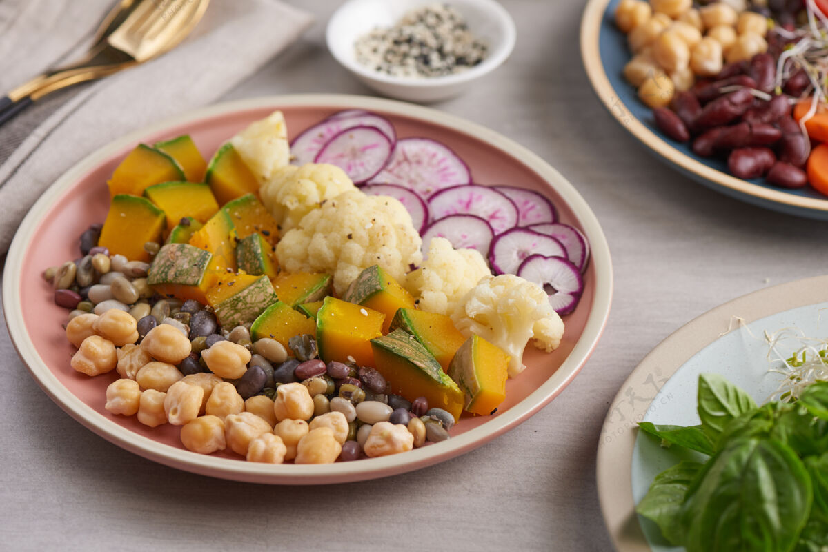 营养健康素食午餐碗 佛陀碗沙拉健康均衡素食概念鳄梨素食主义者健康