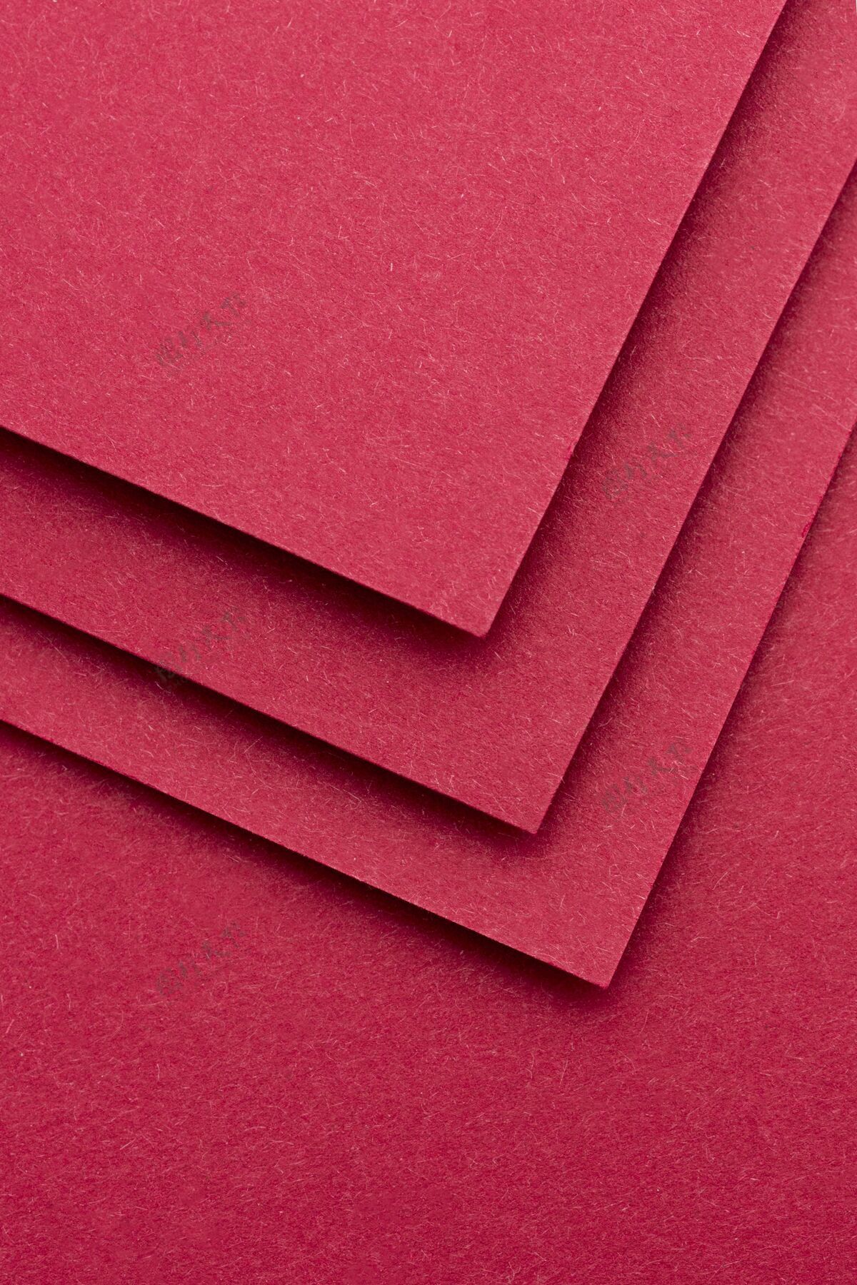 极简单色静物安排与红纸纸分类静物