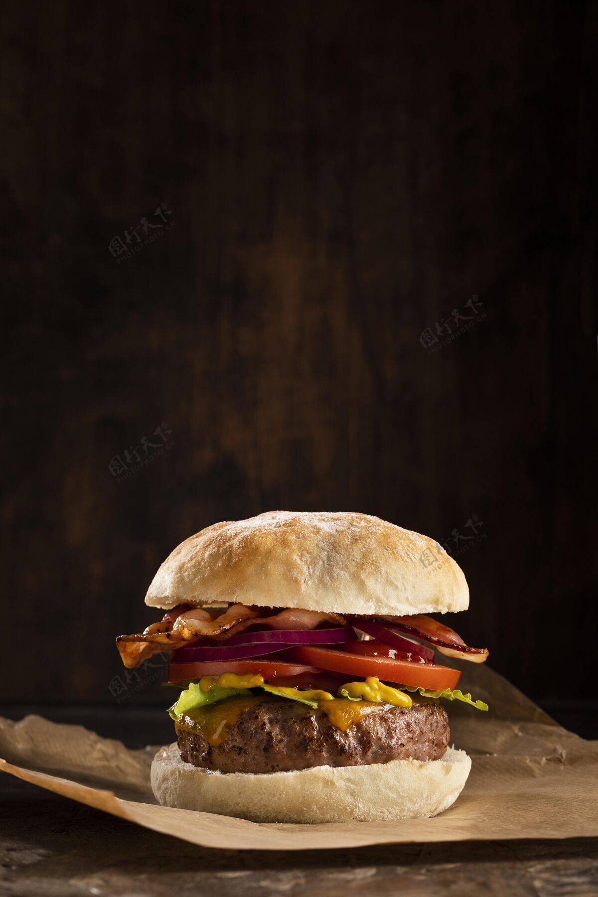 烹饪前视图美味的汉堡安排午餐汉堡分类