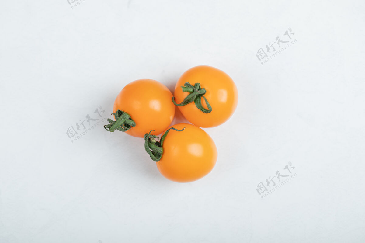 食物樱桃番茄隔离在白色背景上黄色的梨 樱桃番茄糖果高品质的照片甜食新鲜一餐