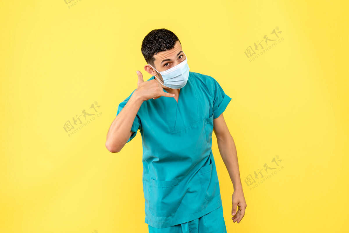 谚语戴口罩的医生医生说如果你病了就叫救护车帅哥医生专业