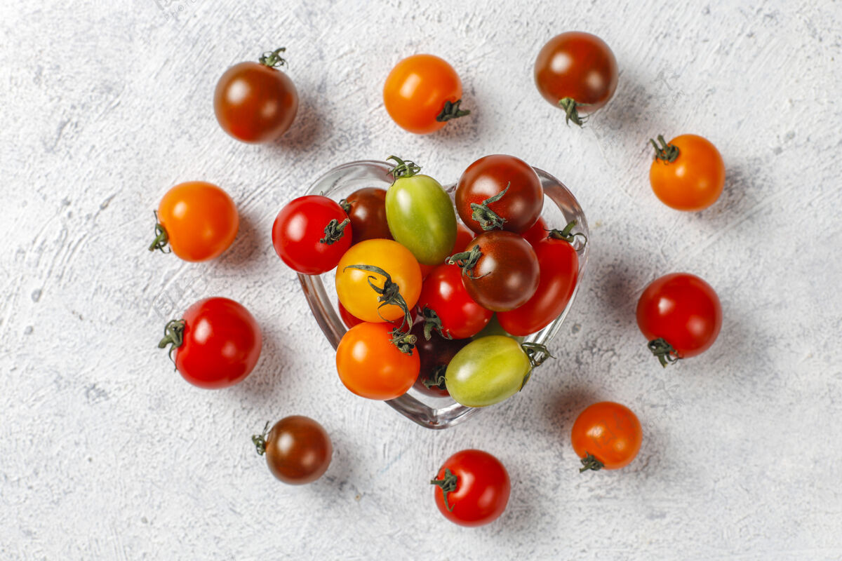 复制空间五颜六色的樱桃番茄健康饮食空间