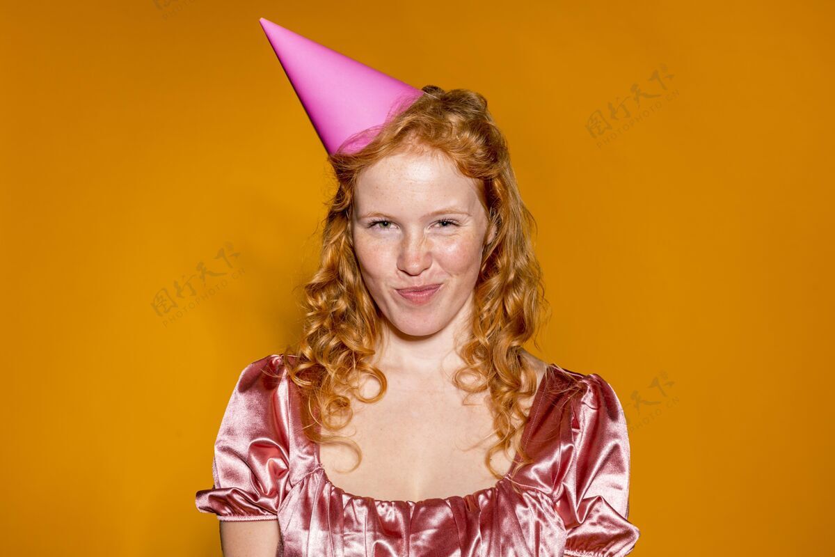 周年纪念美丽的红发女人生日派对红发乐趣生日