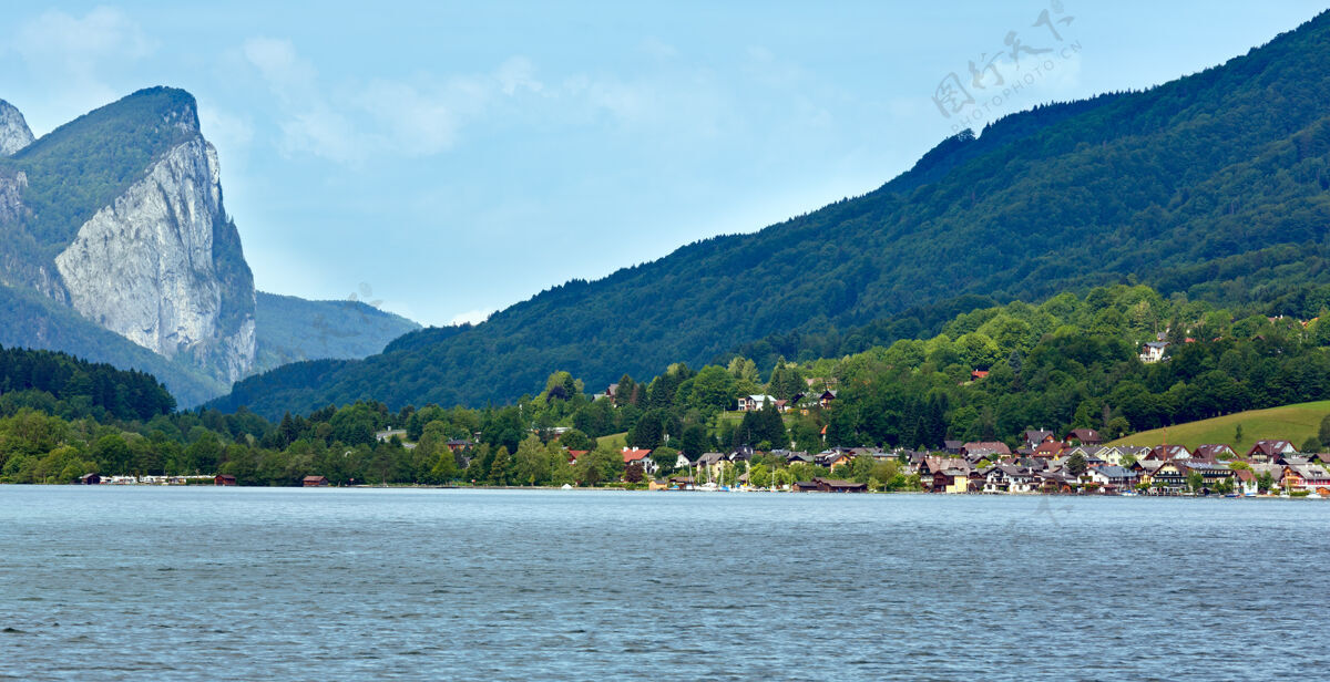 奥地利梦见夏日湖景（奥地利）全景池塘阿尔卑斯山